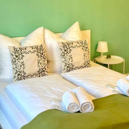 Raha Apartments - Charmantes Studio-Apartment - Hbf - Gratis Parkplatz Erfurt Bagian luar foto