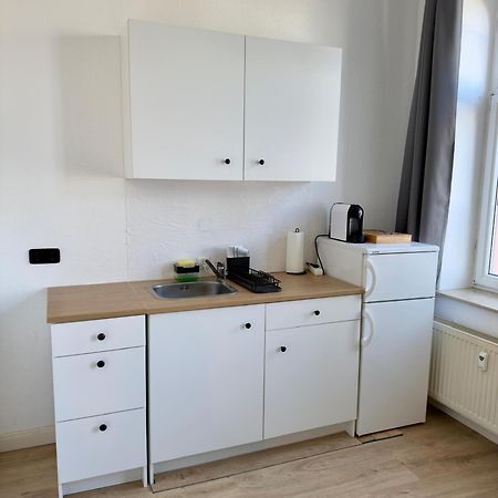 Raha Apartments - Charmantes Studio-Apartment - Hbf - Gratis Parkplatz Erfurt Bagian luar foto