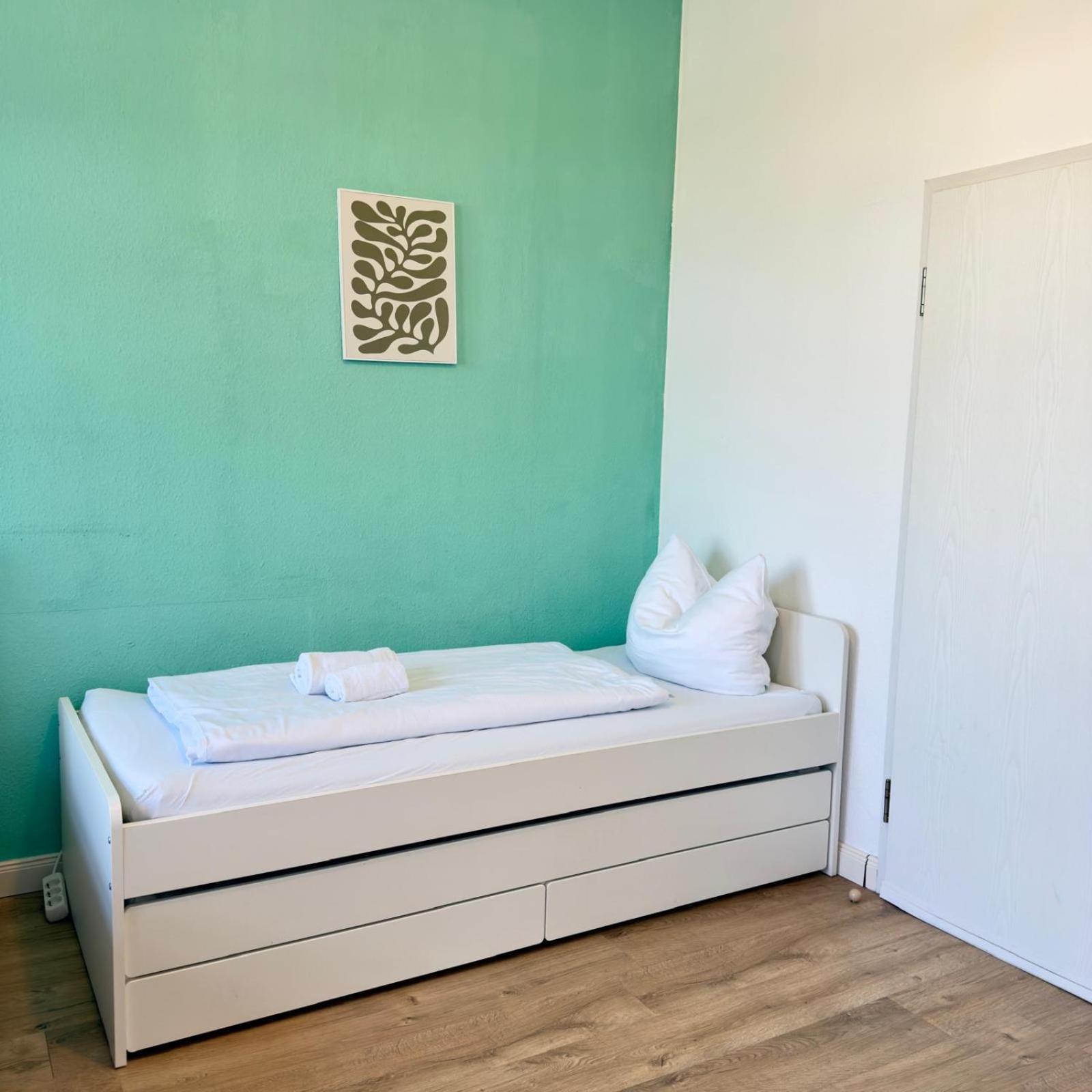 Raha Apartments - Charmantes Studio-Apartment - Hbf - Gratis Parkplatz Erfurt Bagian luar foto