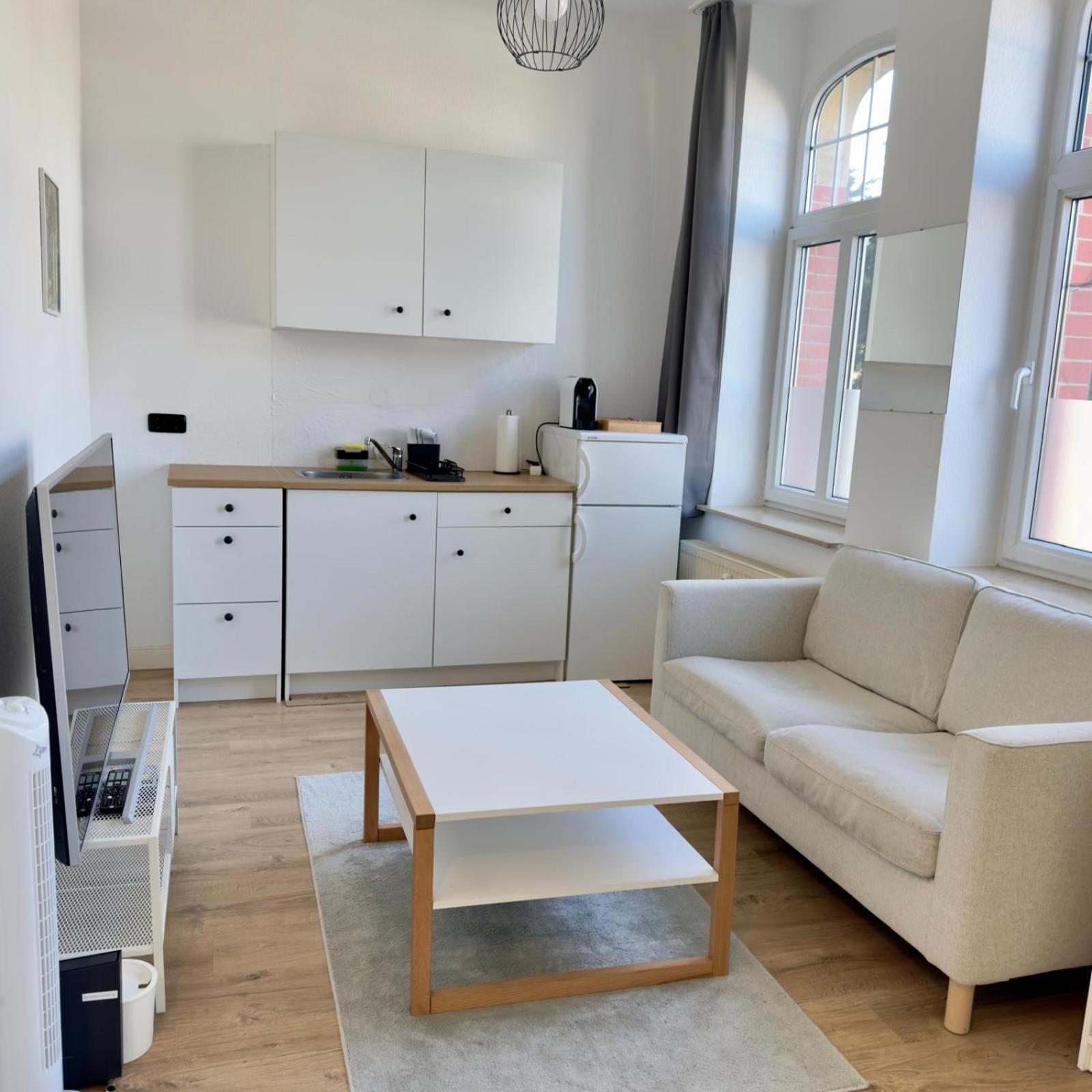 Raha Apartments - Charmantes Studio-Apartment - Hbf - Gratis Parkplatz Erfurt Bagian luar foto